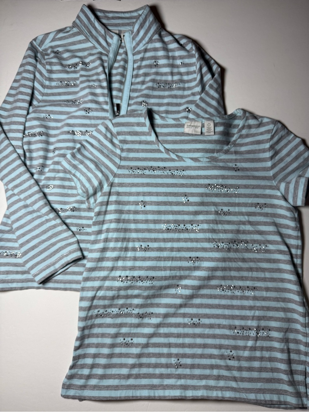 Chico’s Zenergy Size Xsmall Blue Gray Striped Rhinestone Zip Jacket & Top Set